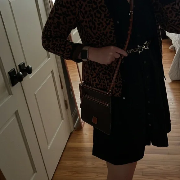 Dooney & Bourke Leather Crossbody Bag dark chocolate brown - Picture 5 of 16